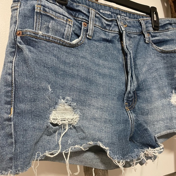 Old Navy O.G. Straight High Rise Distressed Shorts - Picture 2 of 5